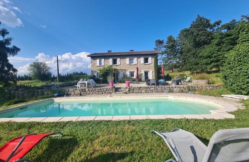 Saint-Romain-Lachalm Bed & Breakfast | Cosy Room