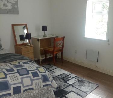 West Thornton Apartment | Cosy room shared apartment