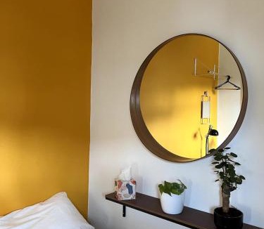 Selhurst House | Cosy room with private bathroom