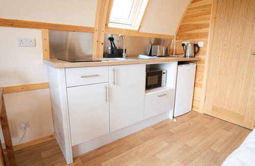 Wing Cabin | Cosy Rural Cabin with Wood Fired Hot Tub