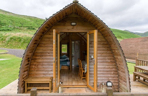 Moffat Cabin | Cosy Rural Cabin With Hillside Viewpoint