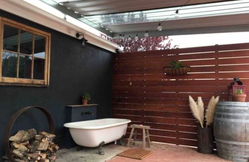 Talunga Cottage | Cosy Rustic Cottage - Adelaide Hills - Scenic Secluded