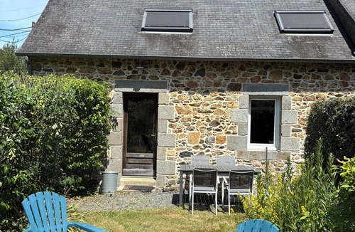 Treguidel House | Cosy, rustic cottage, nature & calm in Côtes-d'Armor