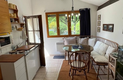 Saint-Etienne-de-Gourgas Apartment | Cosy studio for 2-3 persons with beautiful panoramic view and pool