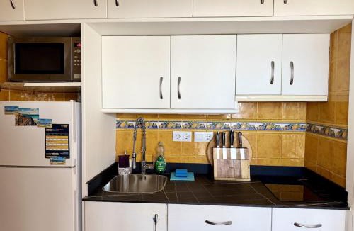 Dehesa de Campoamor Apartment | Cosy, seaview apartment, close to beach and bars -Edificio RHIN