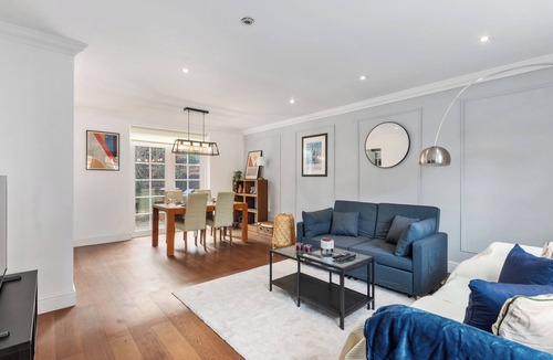 East Walworth House | Cosy Secure 2-BR near Borough Mkt! Private Parking