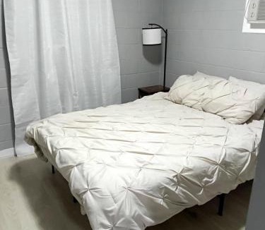 Huntington Apartment | Cosy single-level home with laundry and parking