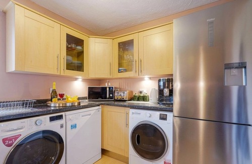 Knowle Sands House | Cosy single room shared bathroom