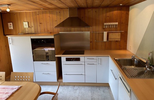 Klosters-Serneus Ski Chalet | Cosy Ski-in Mountain chic 4,5 rooms apartment