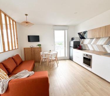 Vaulx-en-Velin Apartment | Cosy Soie