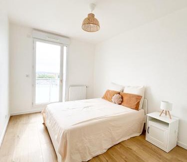 Vaulx-en-Velin Apartment | Cosy Soie