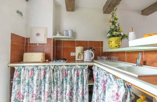 Lassay-sur-Croisne Apartment | Cosy solognot cottage