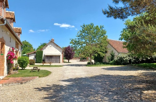 Lassay-sur-Croisne Apartment | Cosy solognot cottage