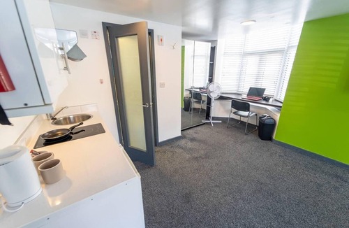 Selly Oak Apartment | Cosy spacious studio available