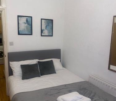 Upper Edmonton Apartment | Cosy Spacious Studio Flat,N18