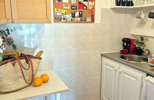 Caunes-Minervois Apartment | Cosy, split level apartment with River views, perfect for 2