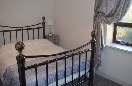 Accrington House | Cosy storey foxhill cottage