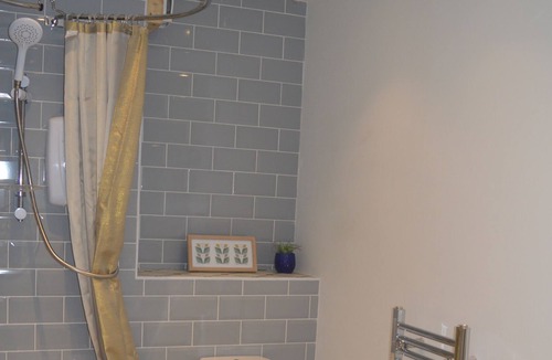 Accrington House | Cosy storey foxhill cottage