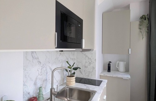 Saint-Aubin-du-Cormier Apartment | Cosy studio near pond and shops