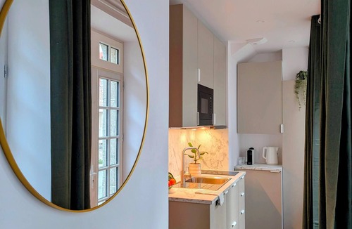 Saint-Aubin-du-Cormier Apartment | Cosy studio near pond and shops