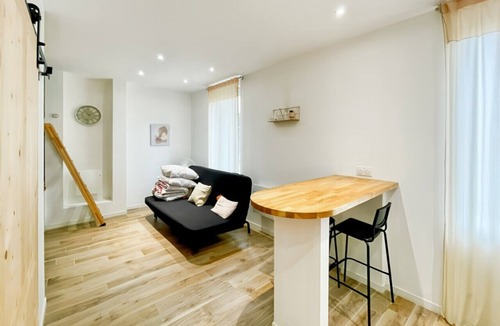 La Fuye-Velpeau Apartment | Cosy studio, 2 steps from Tours train station