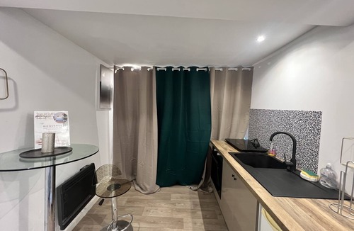 Amblainville Apartment | Cosy Studio 20 m2