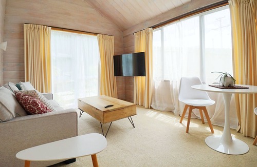 Red Beach Apartment | Cosy Studio 3 Mins Drive To Beach