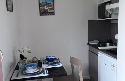 Sainte-Anne - Faubourg Noyon Apartment | Cosy studio 5 min from station and center - Very bright and quiet