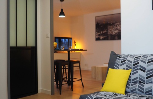 Faubourg-Raines Apartment | Cosy studio 5 minutes from the station