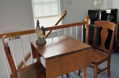 Fentress Apartment | Cosy studio apartment over garage. Half hour from VB - 1 hour from Outerbanks