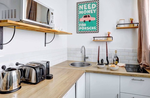 Amerique Apartment | Cosy Studio au coeur de Paris pres des Buttes-Chaum