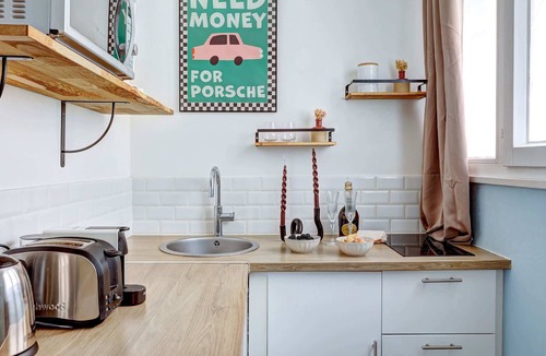 Amerique Apartment | Cosy Studio au coeur de Paris pres des Buttes-Chaum