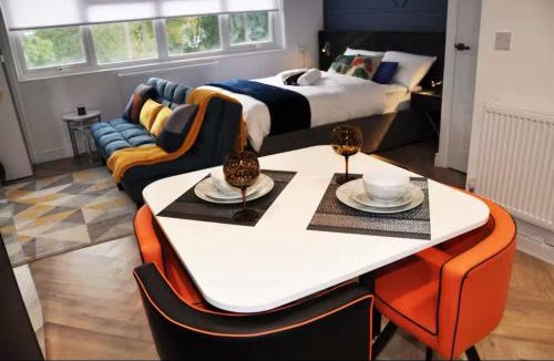 Central Milton Keynes Apartment | Cosy Studio- Central MK