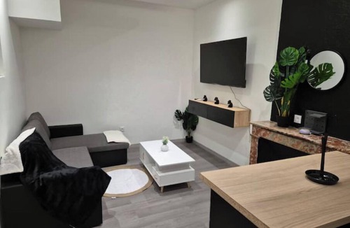 Antigone Apartment | Cosy studio downtown station