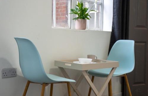 Canons Apartment | Cosy studio flat in Edgware HA8