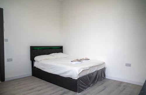 Canons Apartment | Cosy studio flat in Edgware HA8