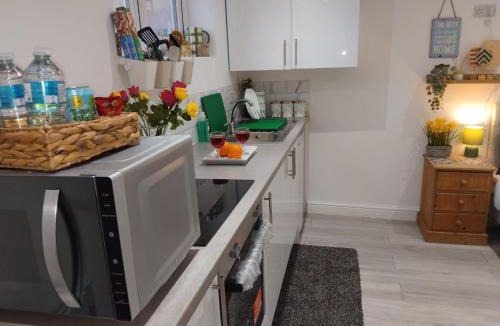 Harehills Apartment | Cosy studio flat with free wifi and free parking