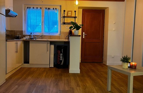 Colombier-Saugnieu Apartment | Cosy studio