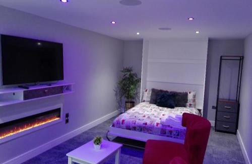 Bletchley Apartment | Cosy Studio