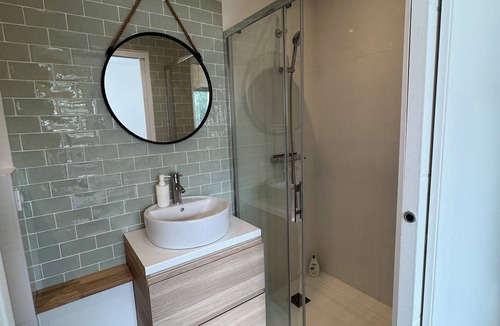 Questembert Apartment | Cosy studio in quiet location, Questembert town center
