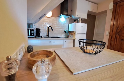 Sancoins Apartment | Cosy Studio Loft Air-conditioned