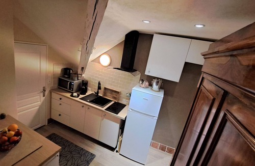 Sancoins Apartment | Cosy Studio Loft Air-conditioned