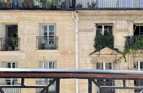 Quartier de la Porte-Saint-Denis Apartment | Cosy studio - Opera Garnier