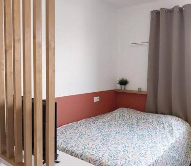 Saint-Jean-du-Desert Apartment | Cosy Studio + parking gratuit