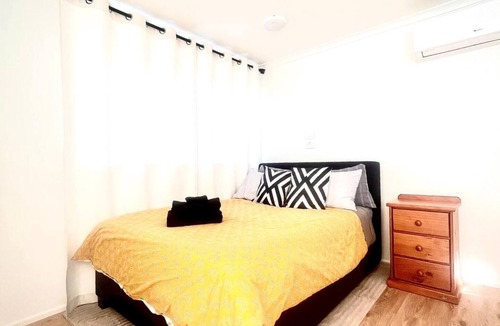 Porirua Apartment | Cosy Studio Retreat