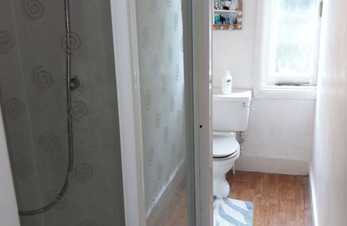 Chiswick Apartment | Cosy studio type flat close to city centre!