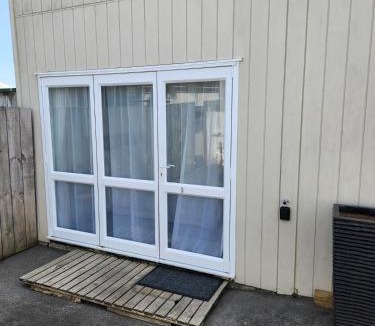 New Plymouth Apartment | Cosy Studio Unit on Longview