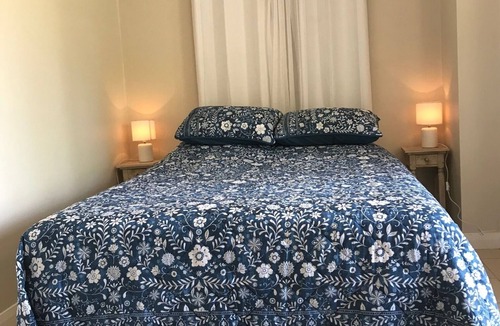 Palm Beach Bed & Breakfast | Cosy Studio walk to Whale beach