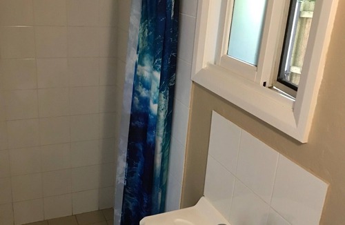 Palm Beach Bed & Breakfast | Cosy Studio walk to Whale beach