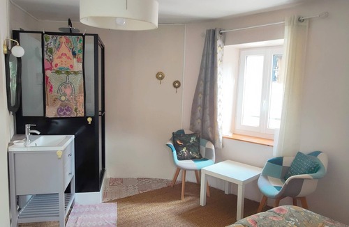 Rennes-les-Bains Apartment | Cosy studio with river view